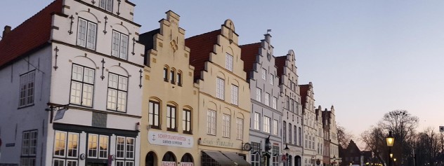 Friedrichstadt historische Altstadt Holländerstädtchen Giebelhäuser Blumenhaus-Cafe